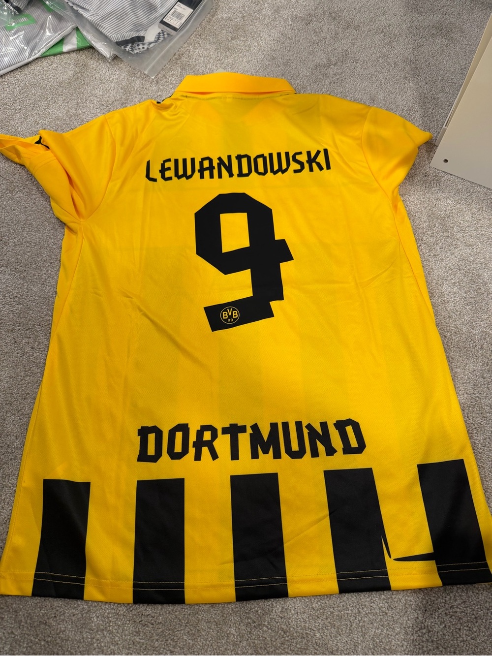 Borussia Dortmund Home Jersey Lewandowski  #9 - Yellow size large slim fit